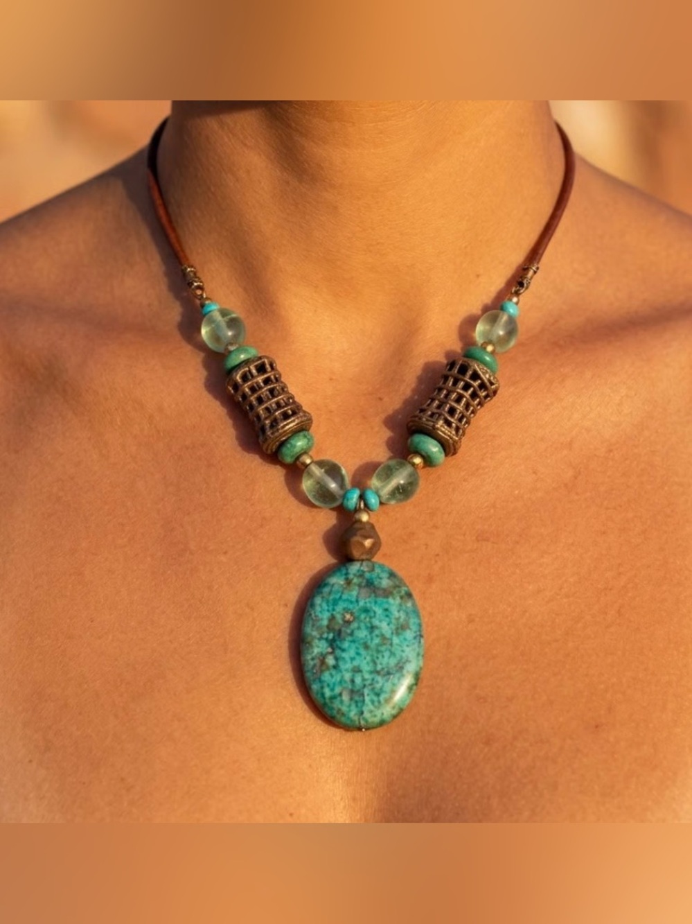 Vintage genuine turquoise oval pendant necklace - Picture 2 of 6
